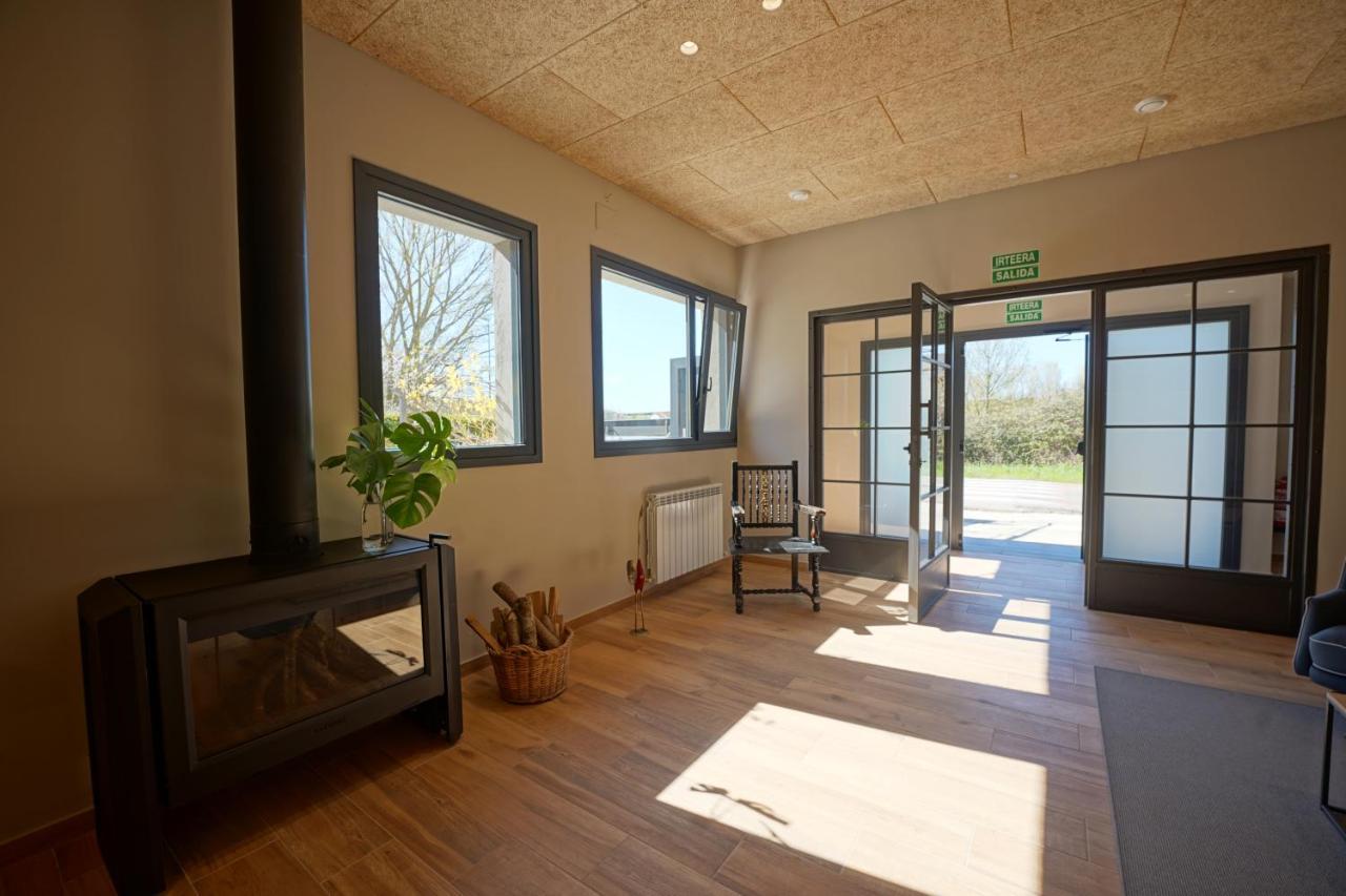 Larrion Hostal - Ostatua Exterior foto